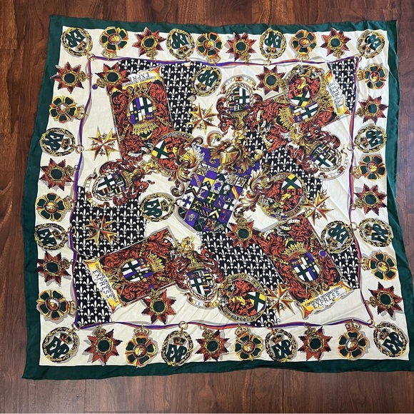 3/$30 🍂 Vintage Compagnie Internationale Express Silk Scarf Green Beige - Picture 1 of 6